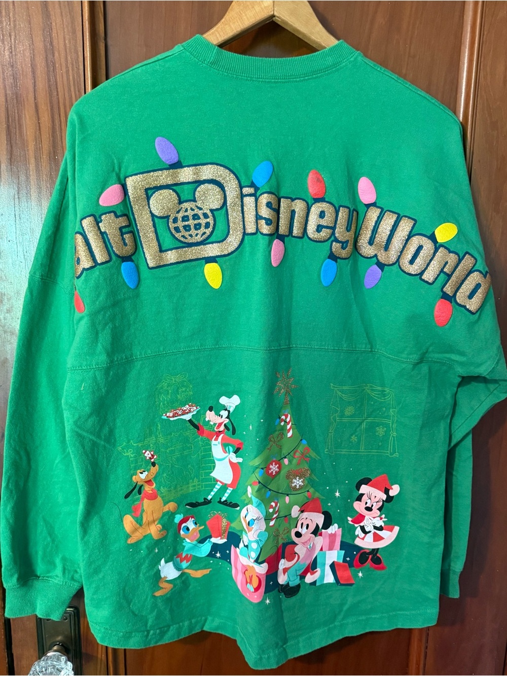 Walt Disney World Christmas Spirit Jersey Shirt Adult M Green Holiday Colorful